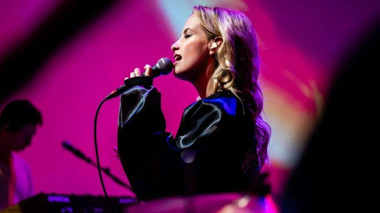 Circle of Live backdrop