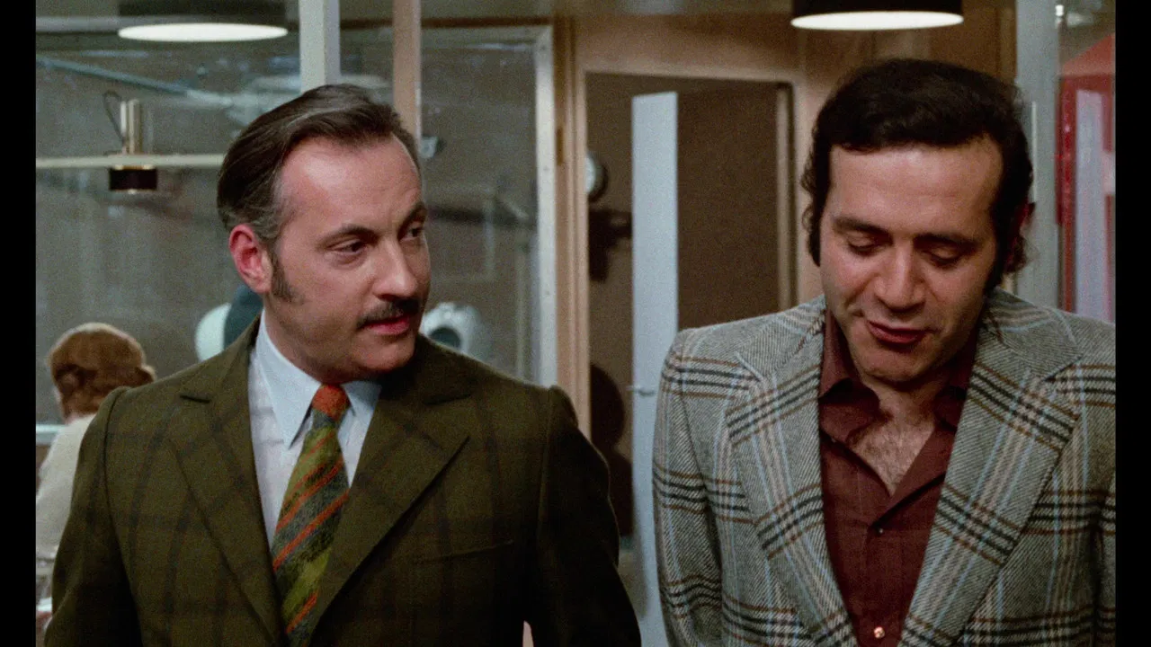 Everybody He Is Nice, Everybody He Is Beautiful backdrop