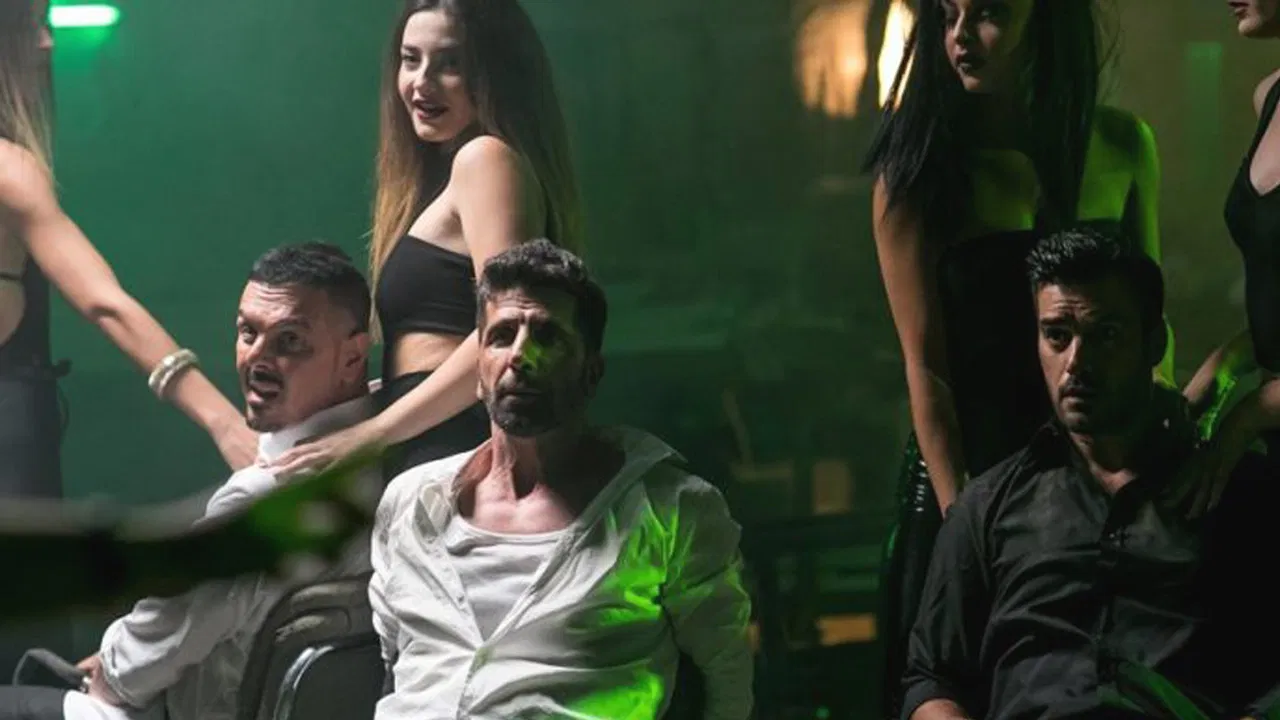 The Bachelor 3 backdrop