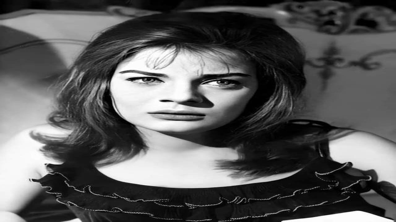 دعني والدموع backdrop