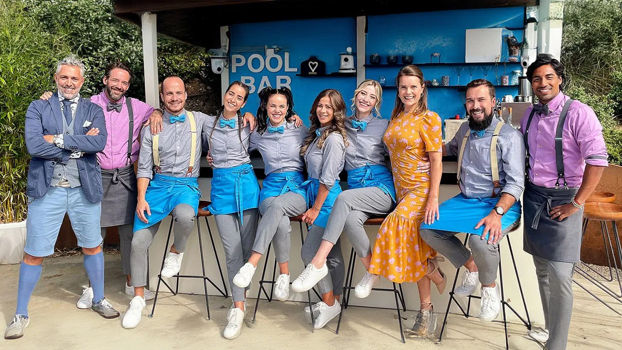 First Dates Hotel backdrop