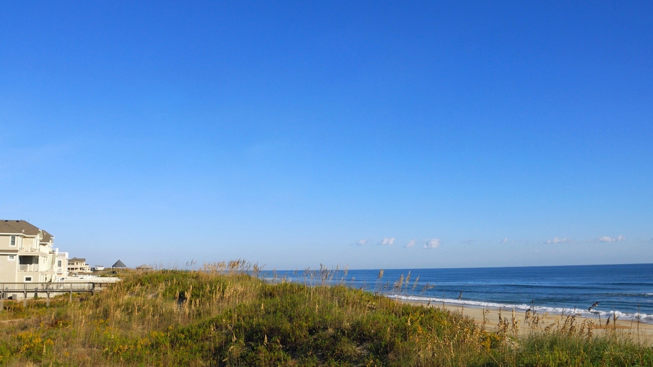 Beachfront Bargain Hunt: Renovation backdrop