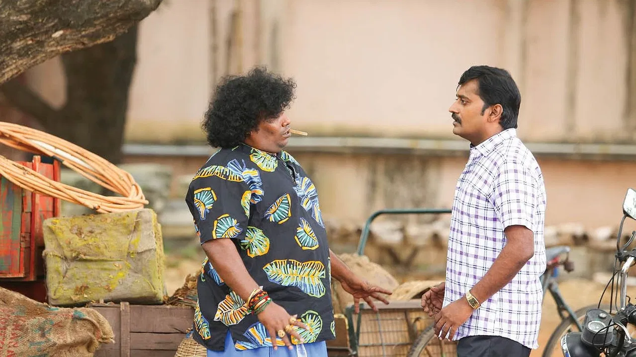 Yaanai Mugathaan backdrop