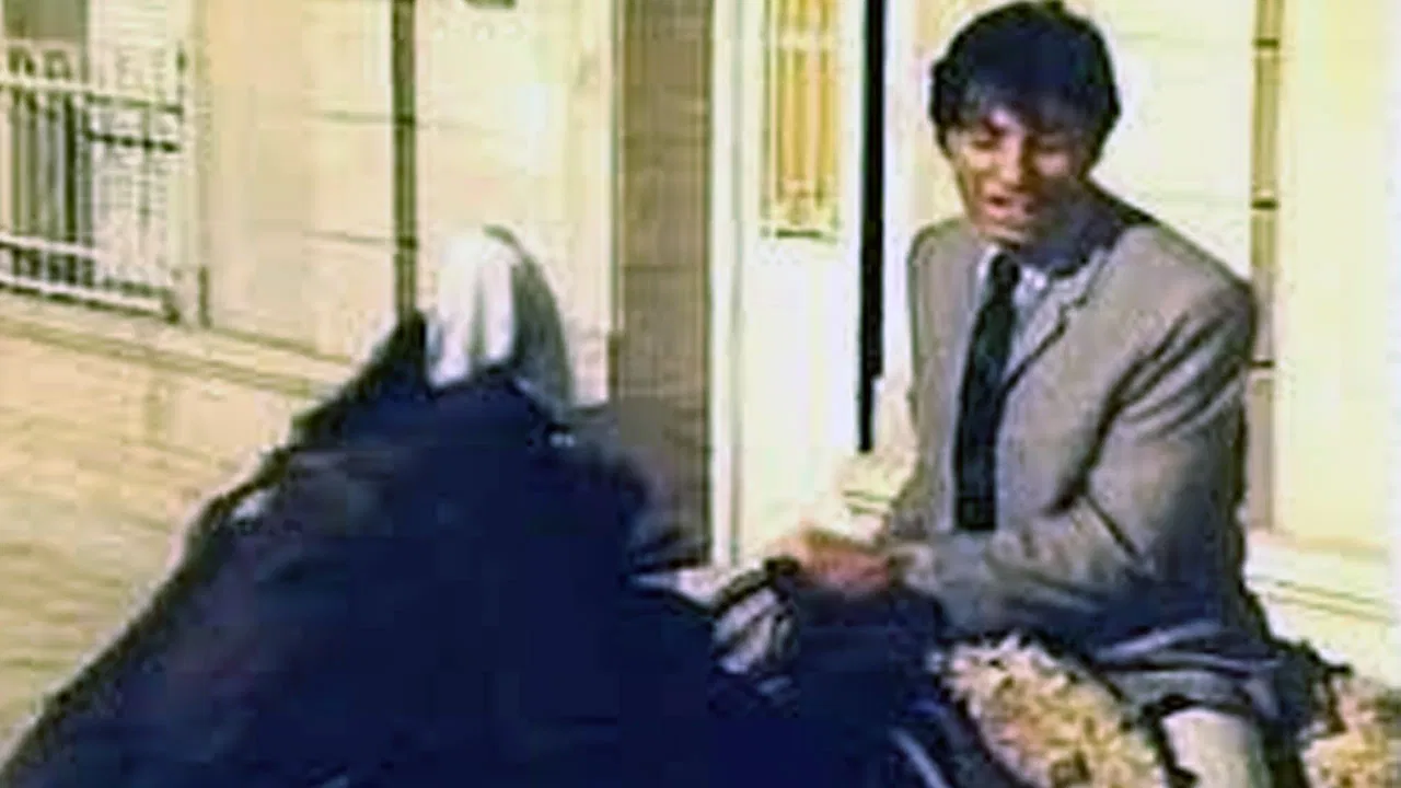 Tacuara y Chamorro, pichones de hombres backdrop