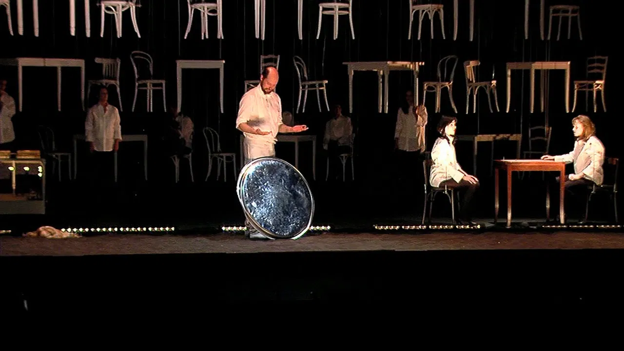 Die Entführung aus dem Paradies backdrop