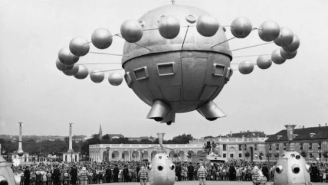 April 1, 2000 backdrop