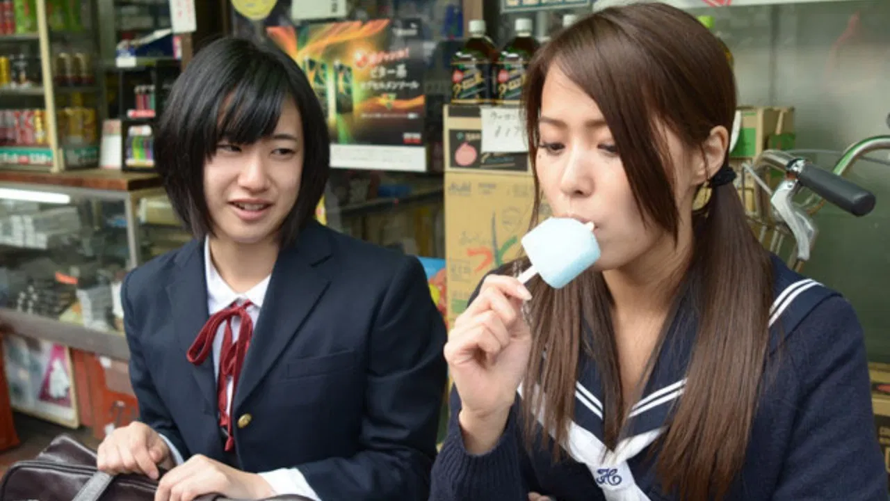 Junjō nurashi, aijō kurashi backdrop