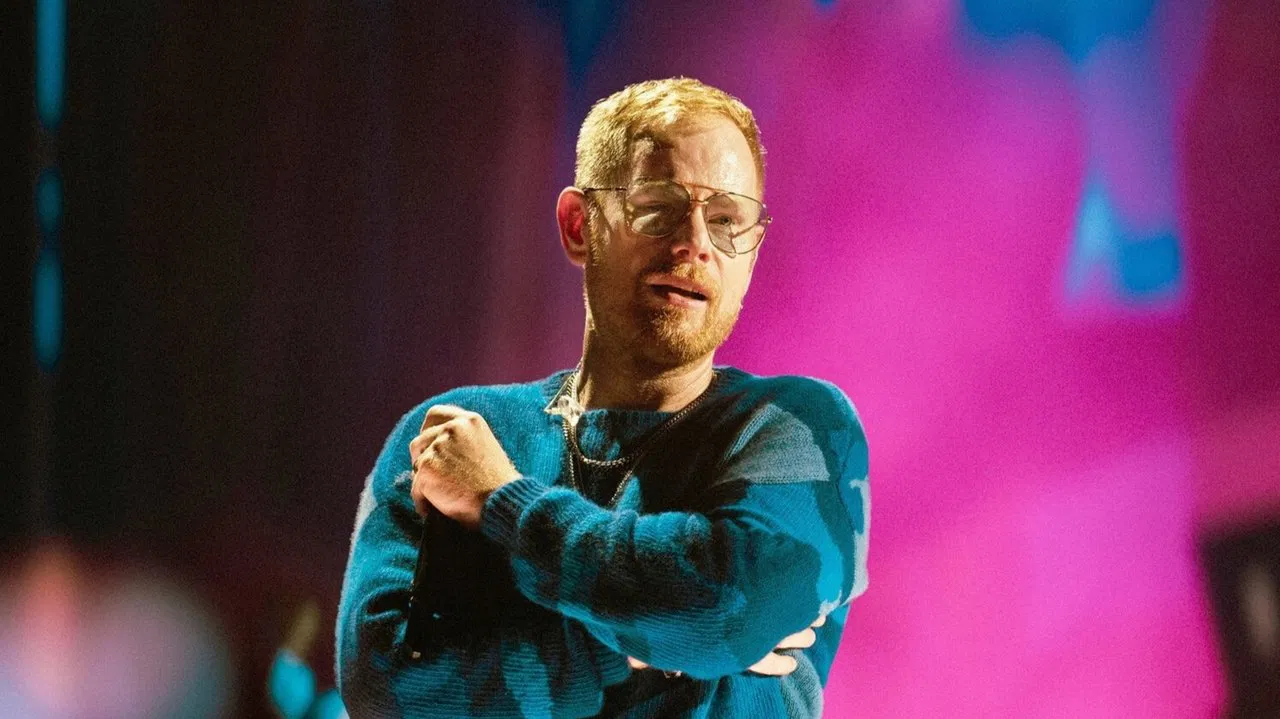 BLOCK PARTY – Peter Fox feiert mit Berlin backdrop