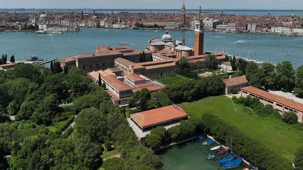Venezia - Uno sguardo dal cielo backdrop