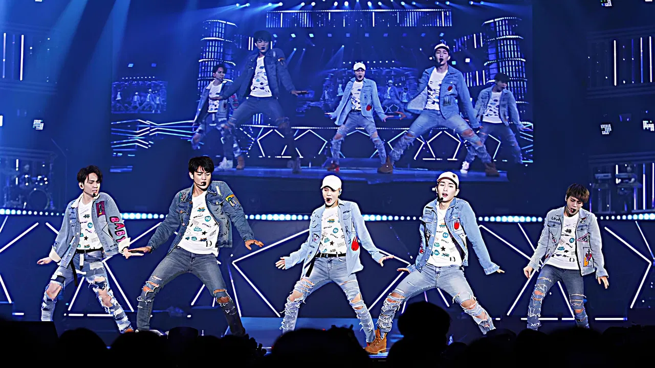 SHINee WORLD 2016～DxDxD～ backdrop