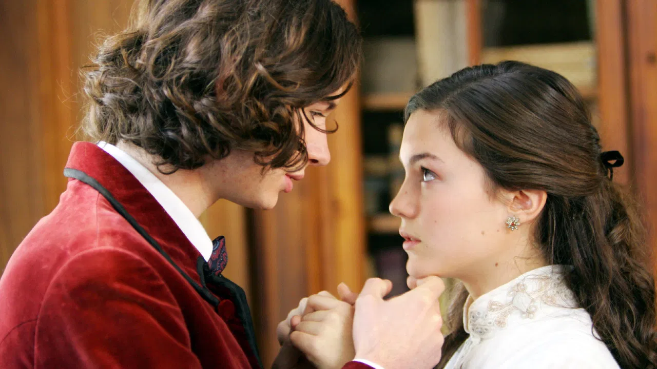 Mademoiselle Gigi backdrop