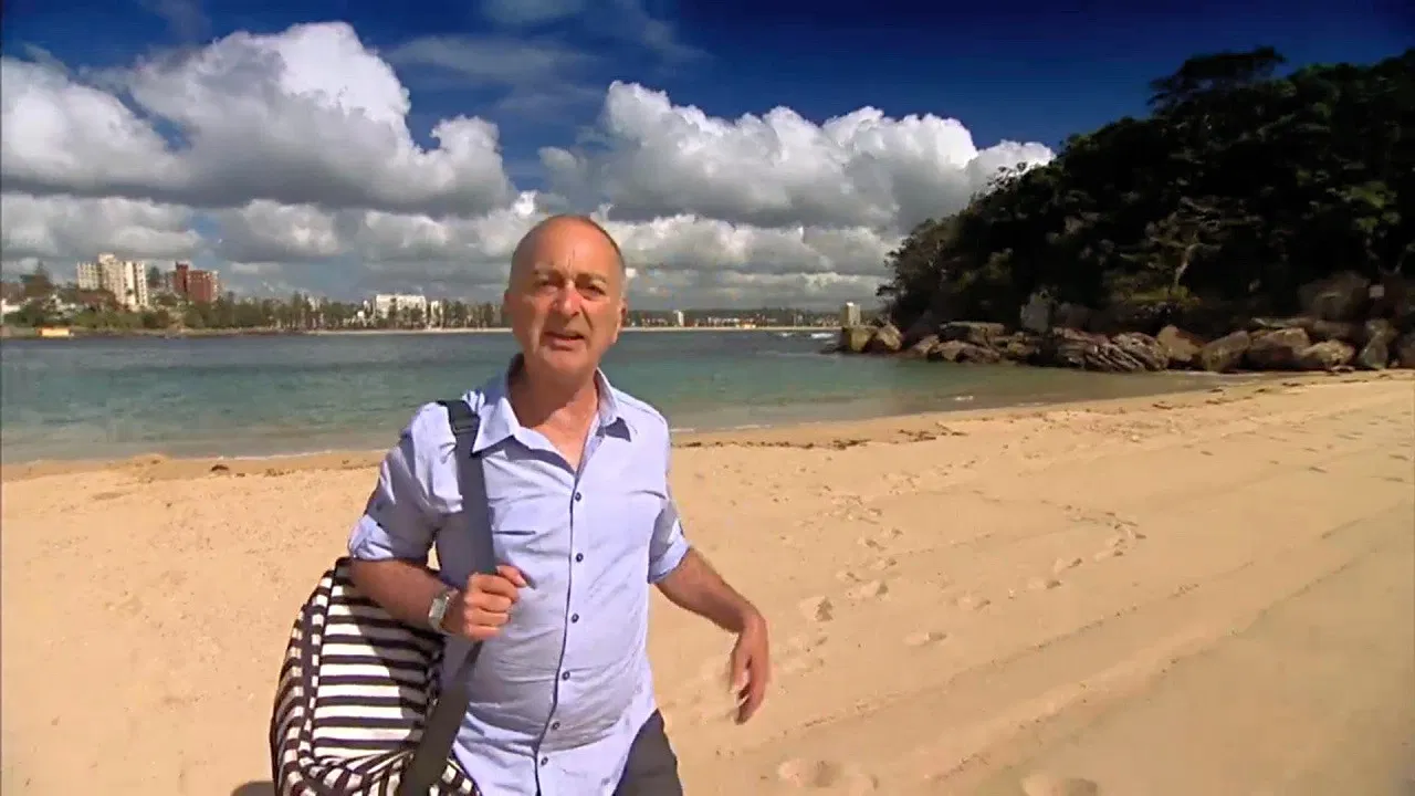 Tony Robinson Explores Australia backdrop