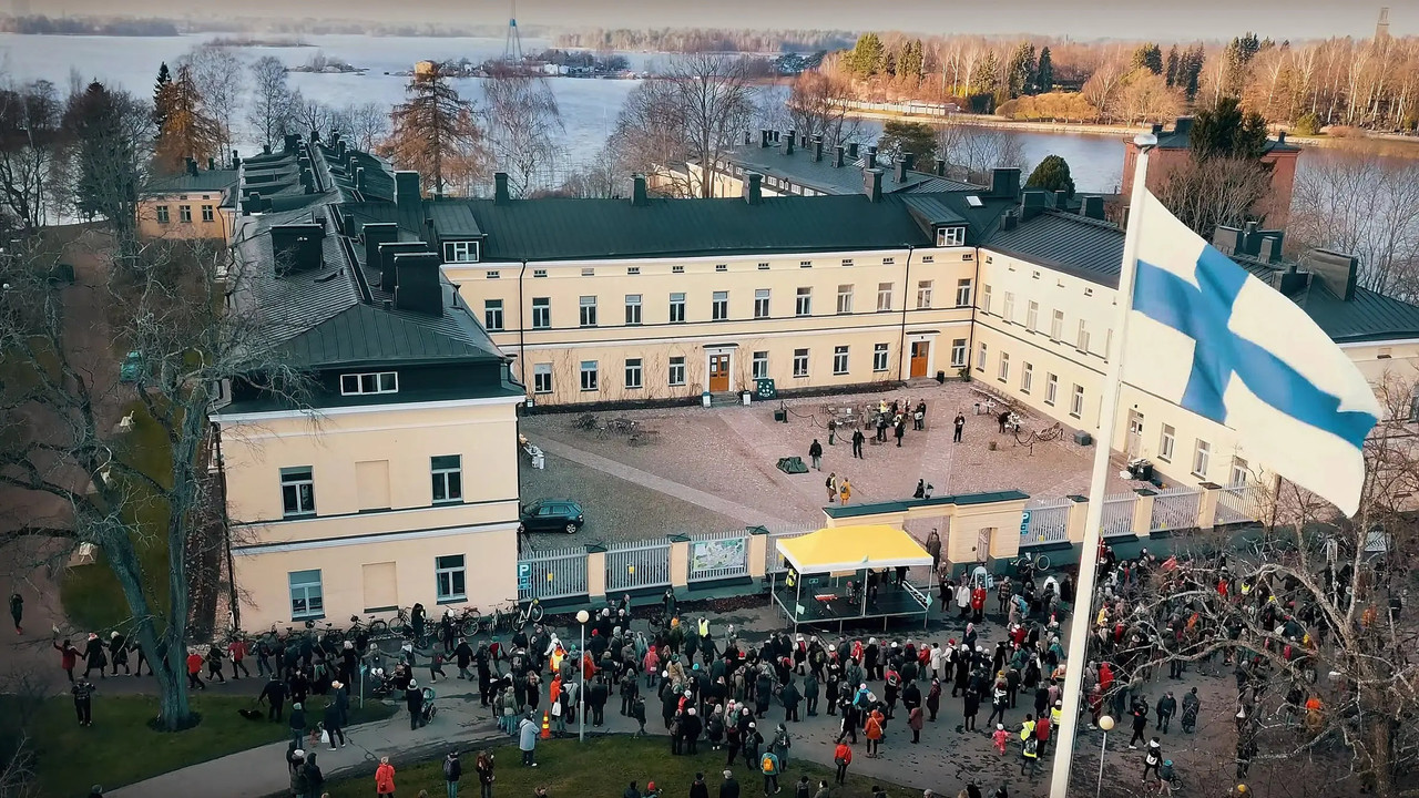 Taistelu Lapinlahdesta backdrop