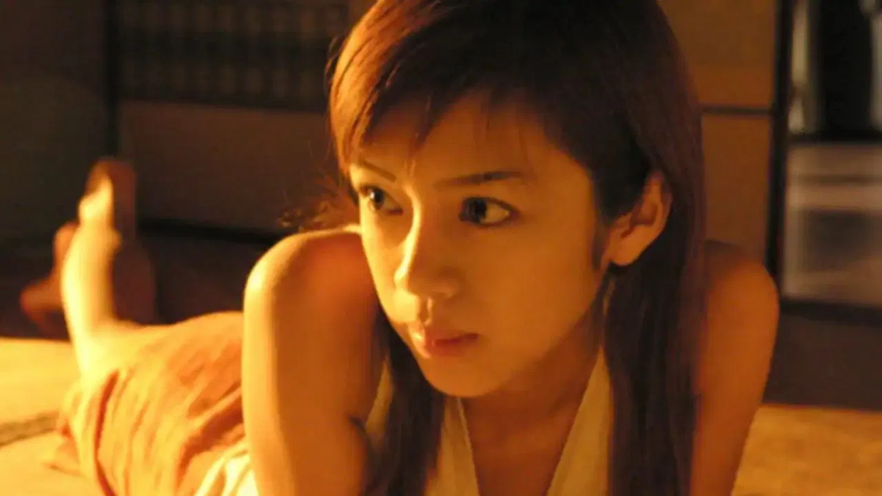 Cream Lemon: Ami at the Poolside backdrop