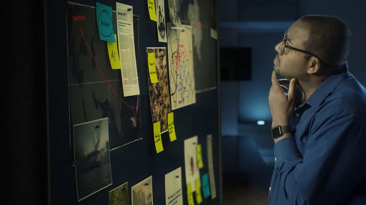 Primo indiziato: la terra! backdrop