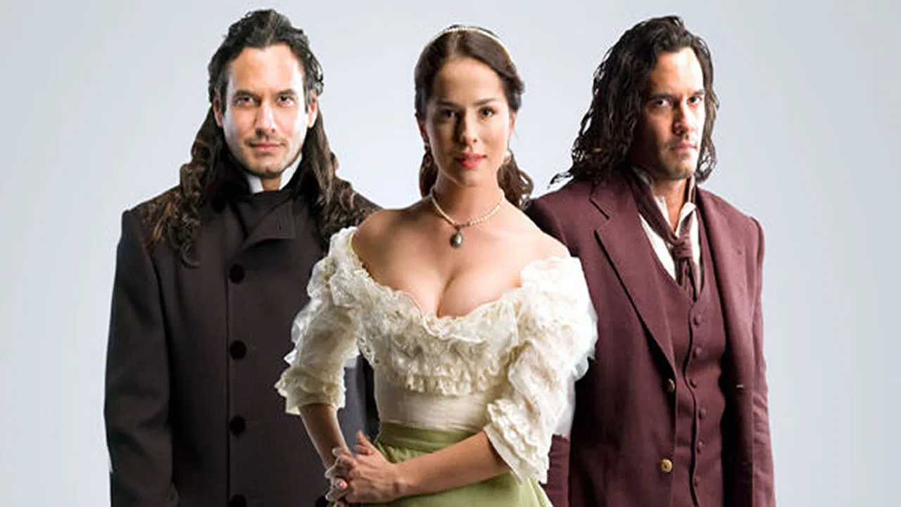 La Traición backdrop