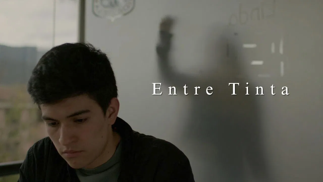 Entre Tinta backdrop