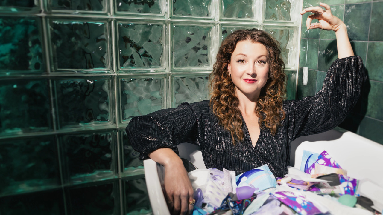 SPM: Splendeurs, peines et mystères du cycle menstruel backdrop