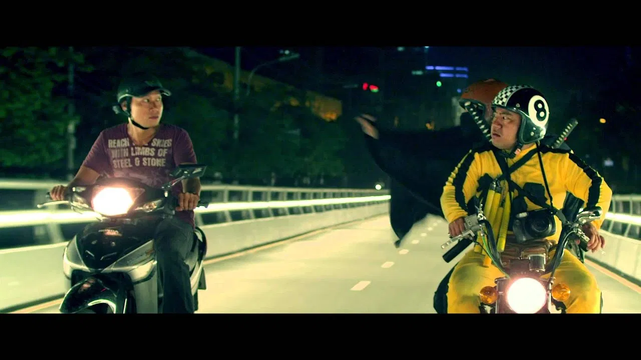 Xui Mà Hên backdrop