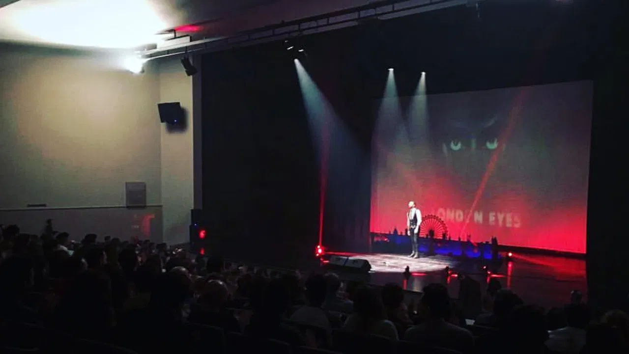 Rui Sinel de Cordes: London Eyes backdrop