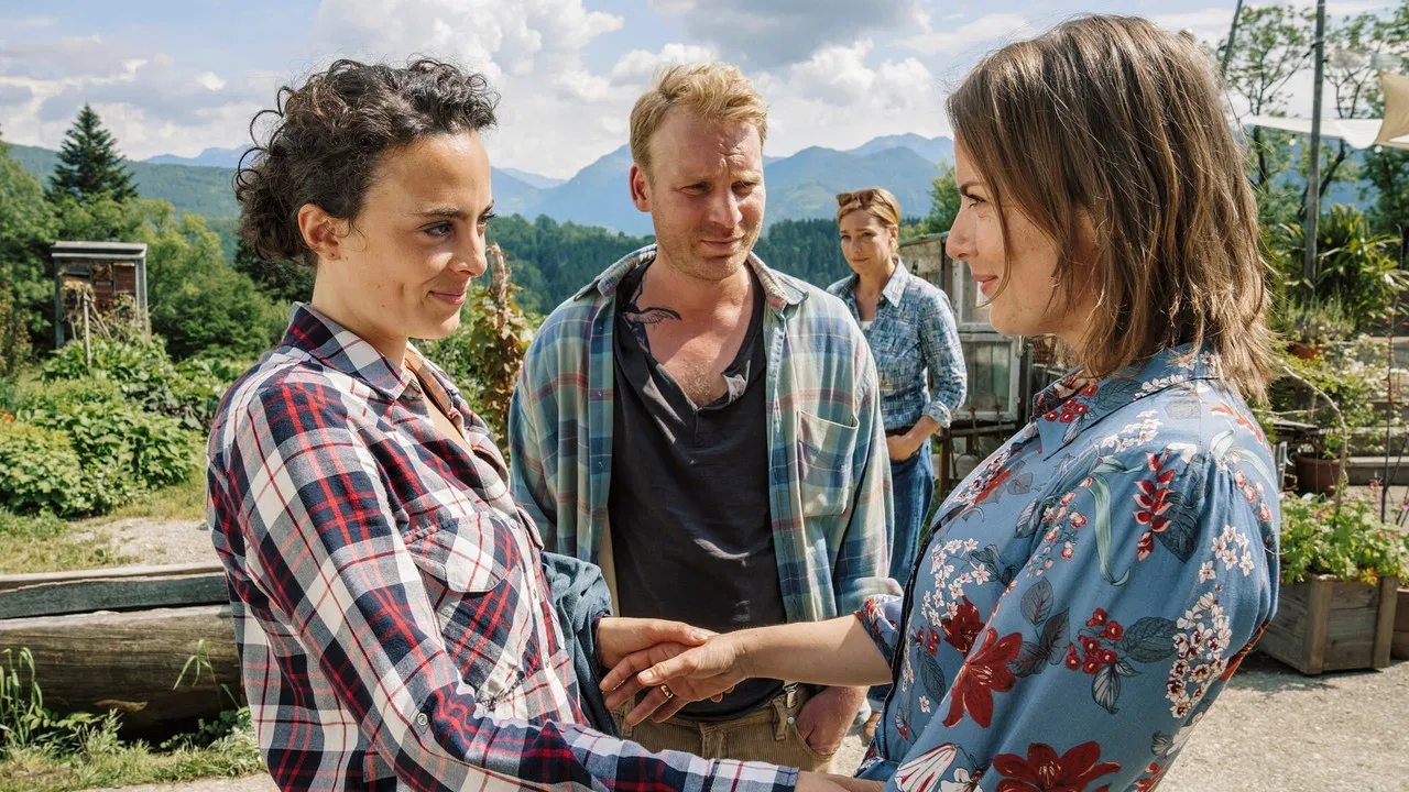 Zimmer mit Stall - Über alle Berge backdrop