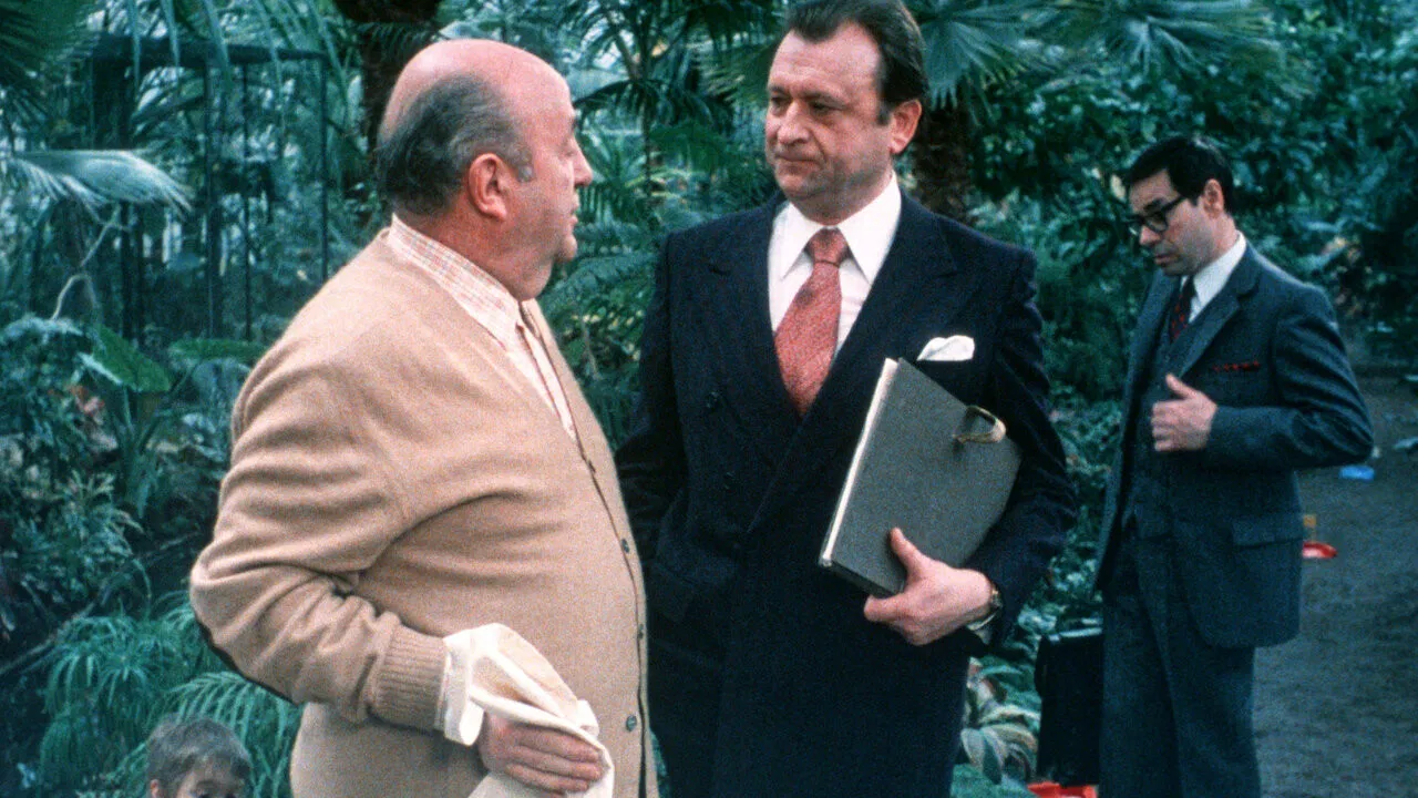 It's Tough for Everybody backdrop