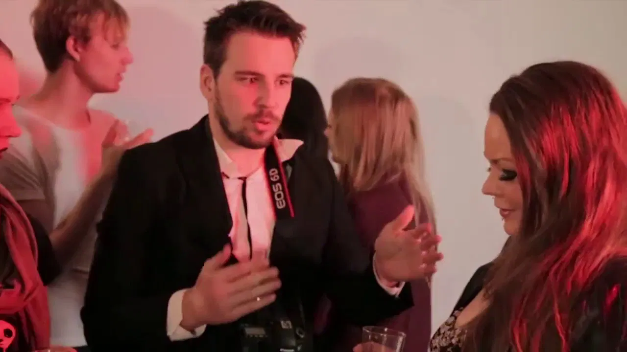 Love You, Amore mio backdrop