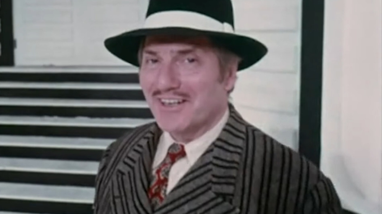 Livin' Easy backdrop