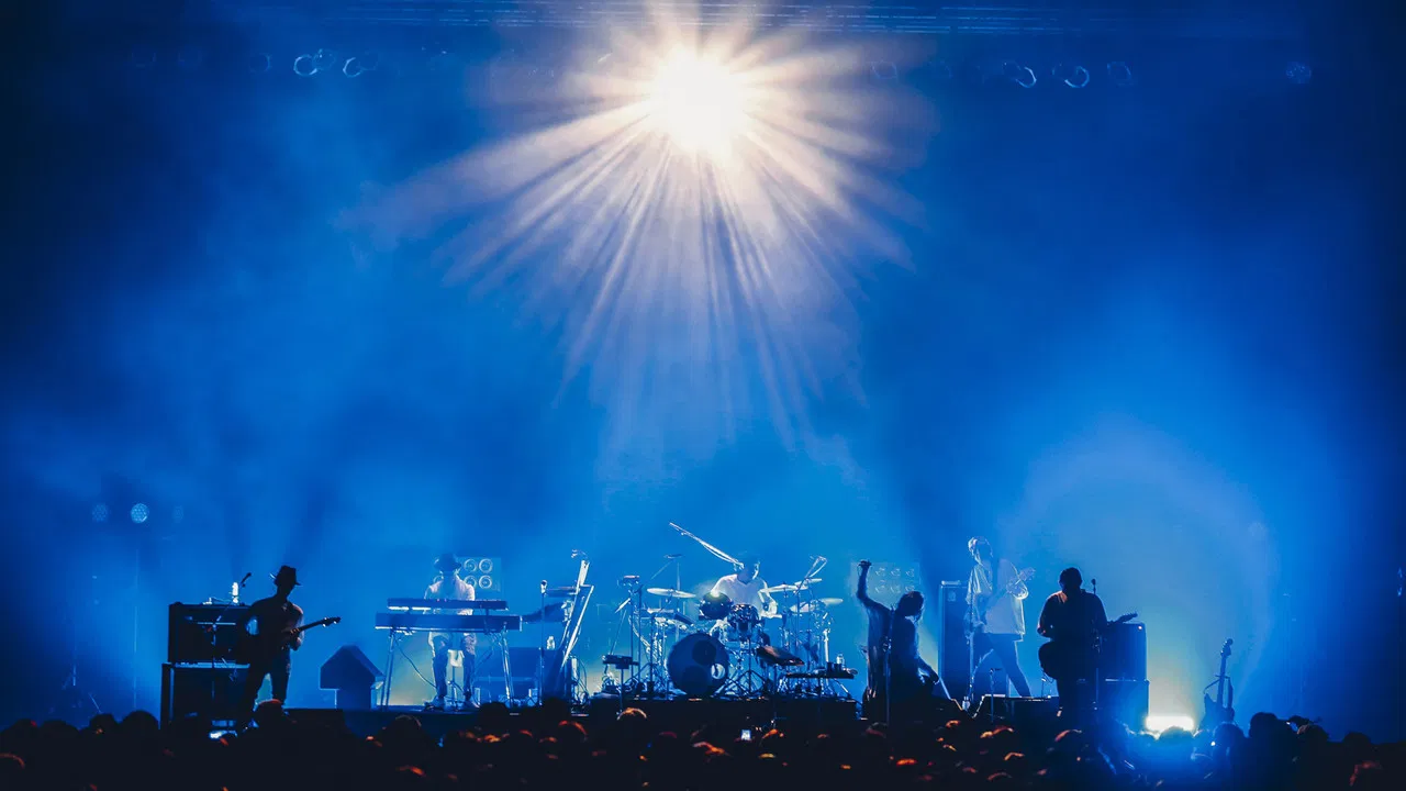 Fighting Spirit: Fishmans backdrop