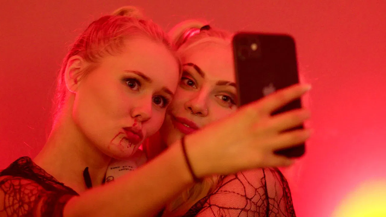 Skinny Love backdrop