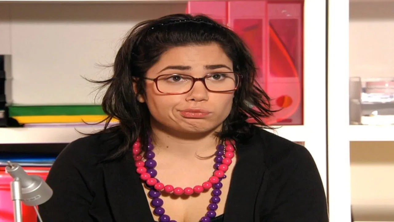 Don't Give Up, Nina backdrop