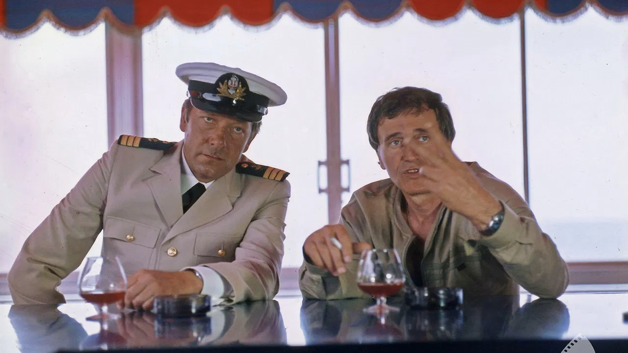 Crab and Joanna backdrop