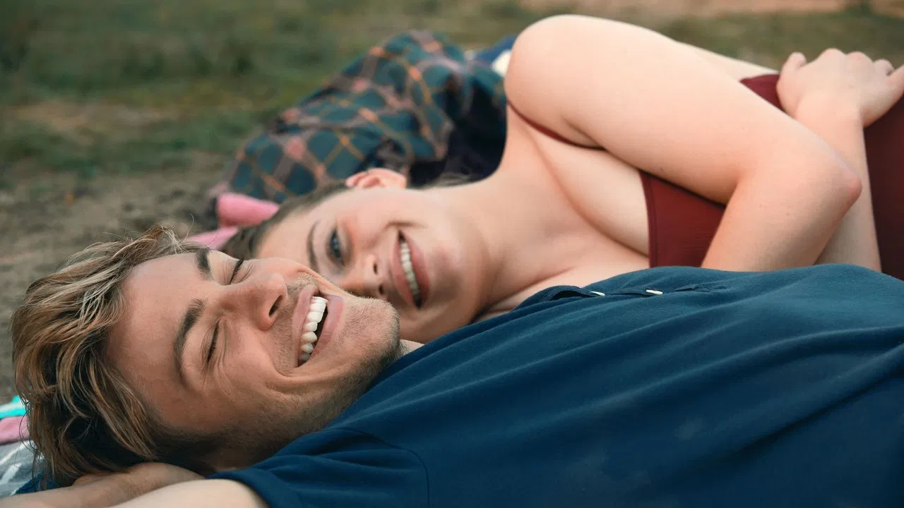 Close to the Horizon backdrop