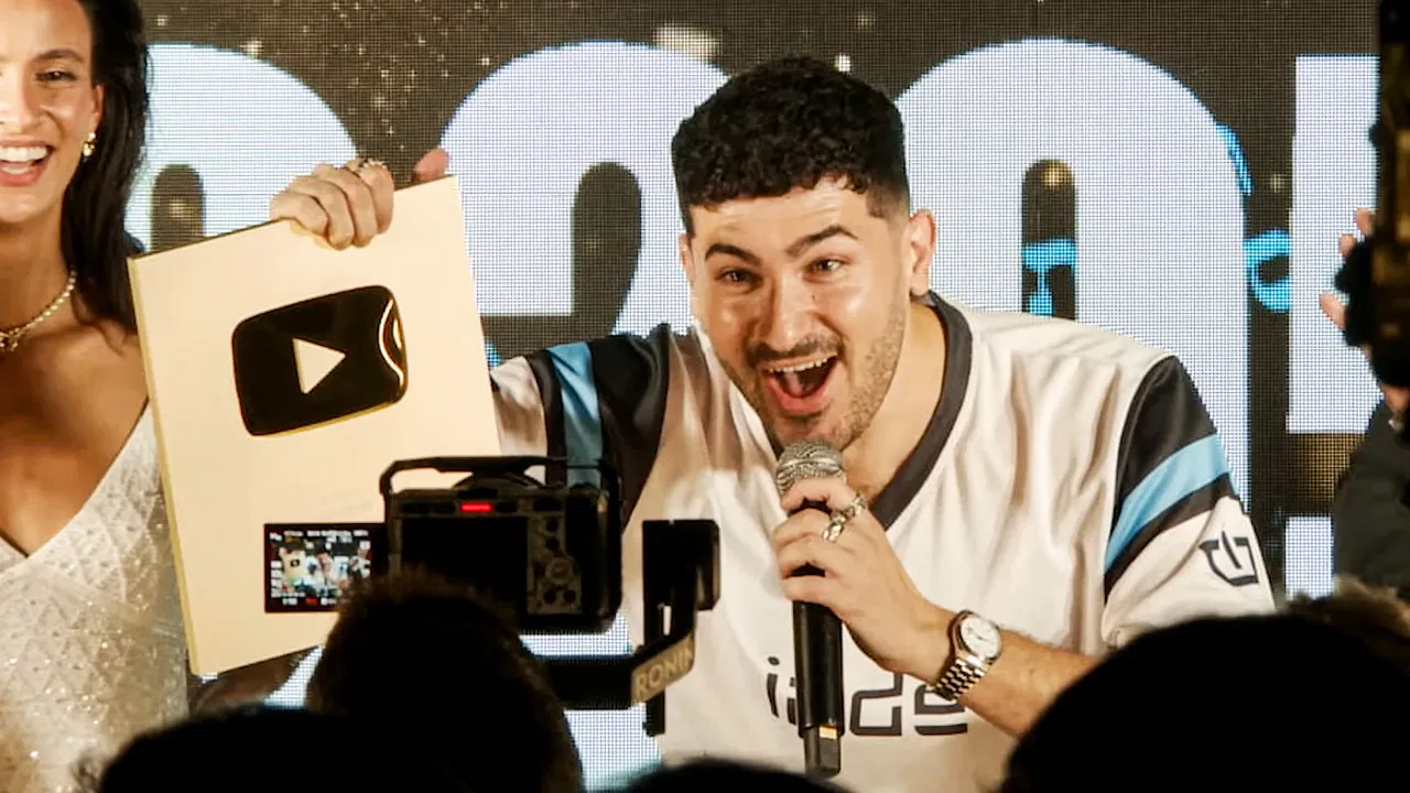 The full story of Inde Game backdrop