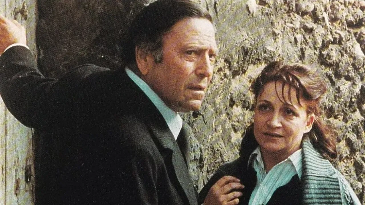 Retour à Marseille backdrop