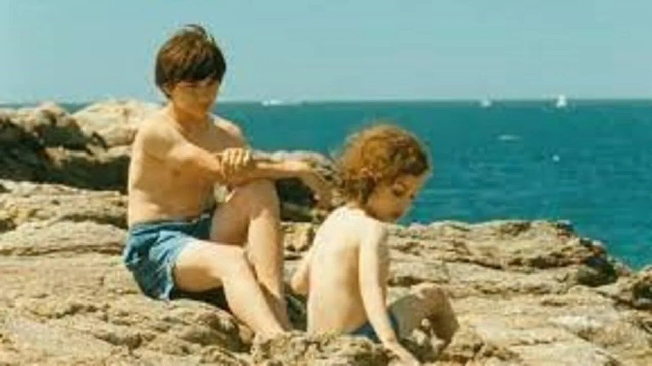 A comme Azur backdrop