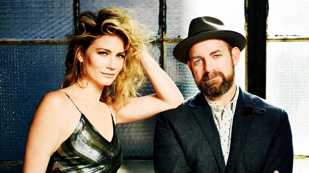 Sugarland: The Incredible Machine backdrop