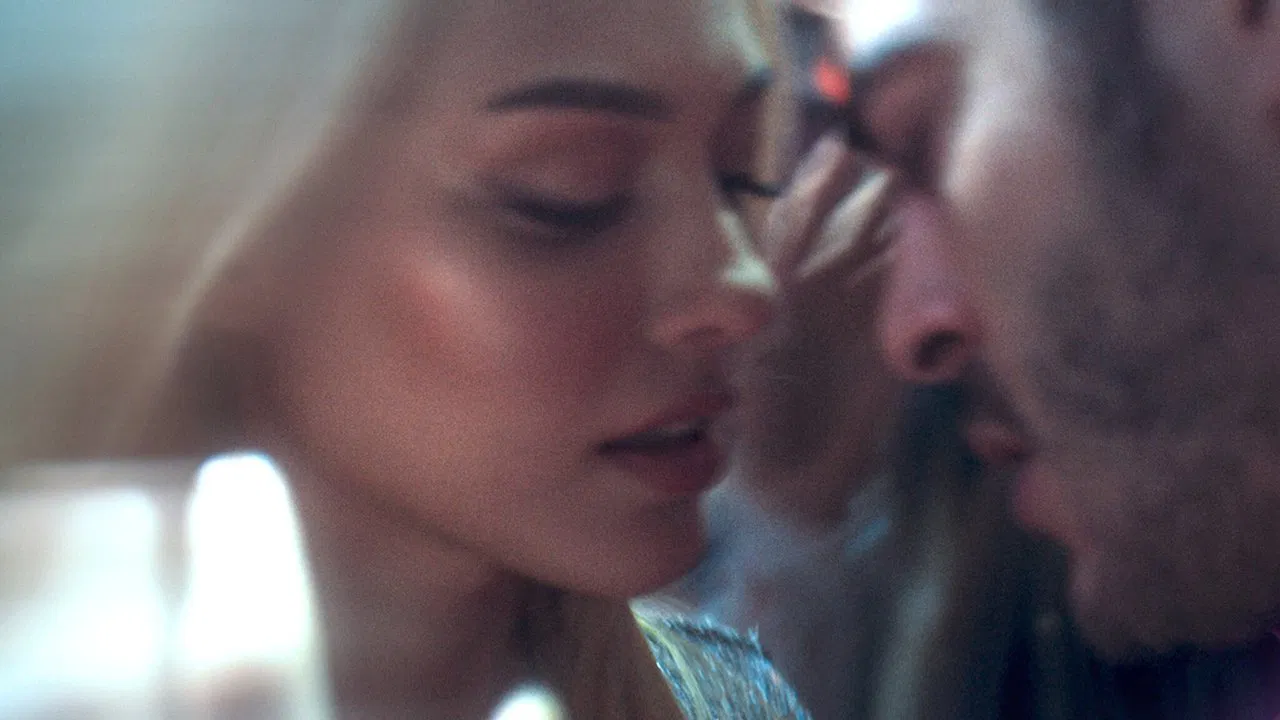 Don't Leave backdrop