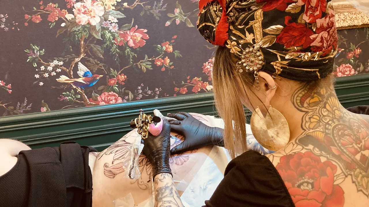 Tattoo Shop : Les rois du tatouage backdrop