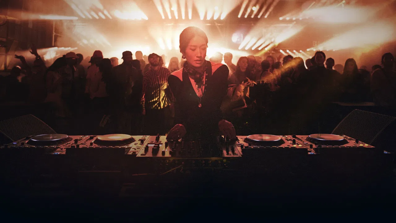 Apple Music Live: NYE backdrop