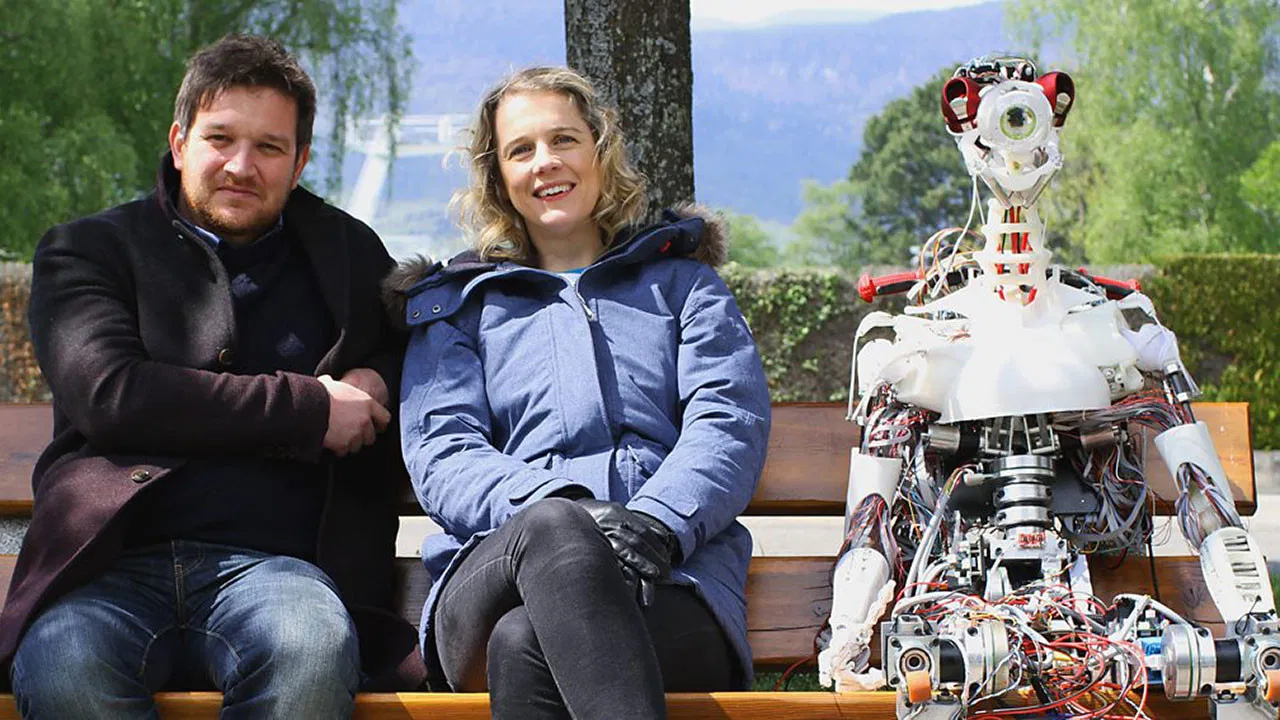 Hyper Evolution: Rise of the Robots backdrop