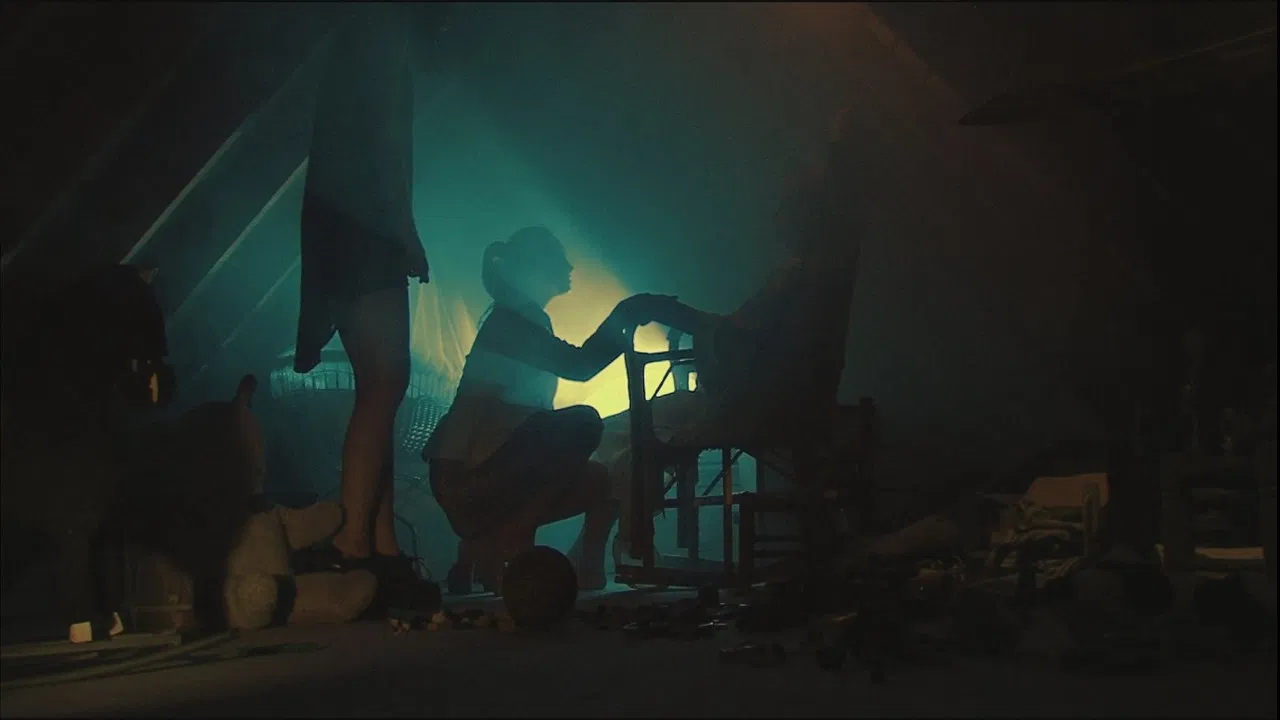 5 A.M. Cinco ante los miedos backdrop