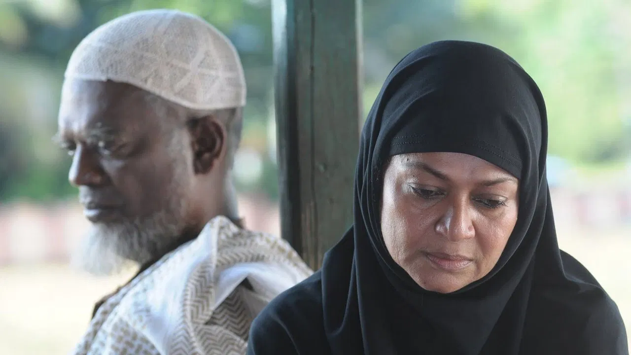 Adaminte Makan Abu backdrop