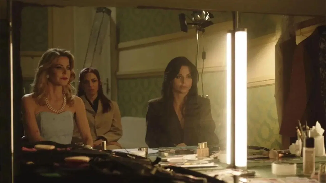 Buio come il cuore backdrop