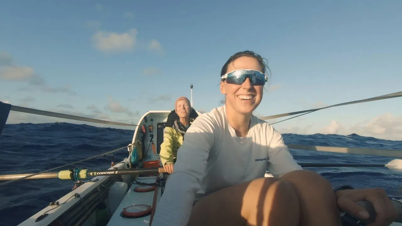 Wellenbrecherinnen - Im Ruderboot über den Atlantik backdrop