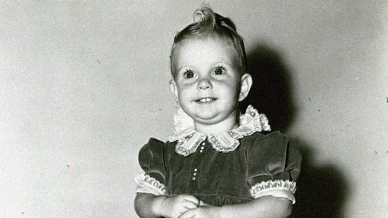 Little Accident backdrop