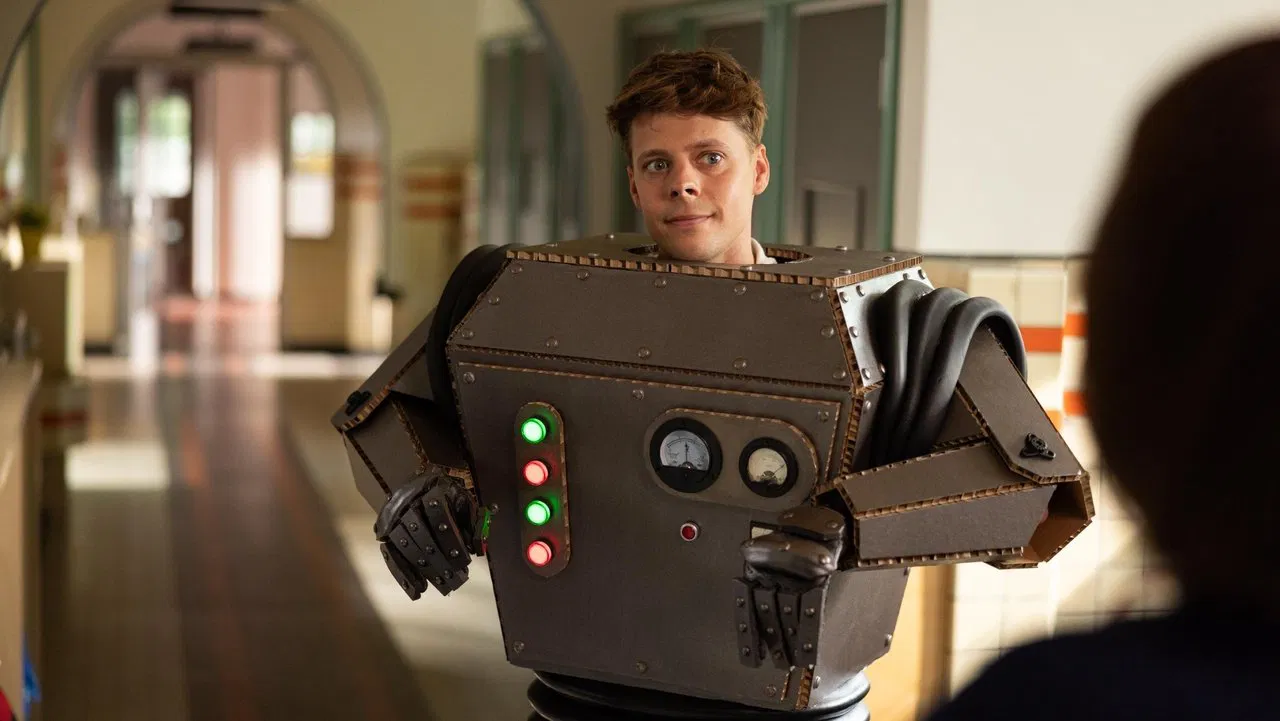 Mister Twister on His Own backdrop