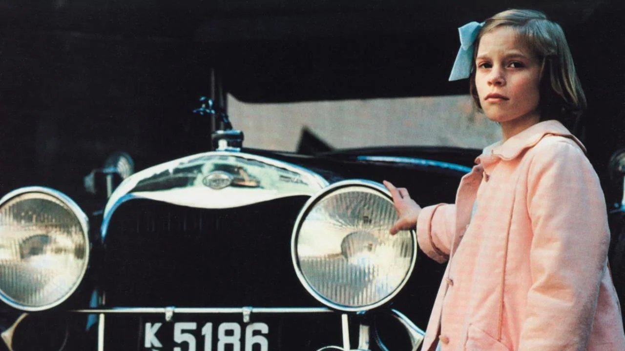 Emma's Shadow backdrop