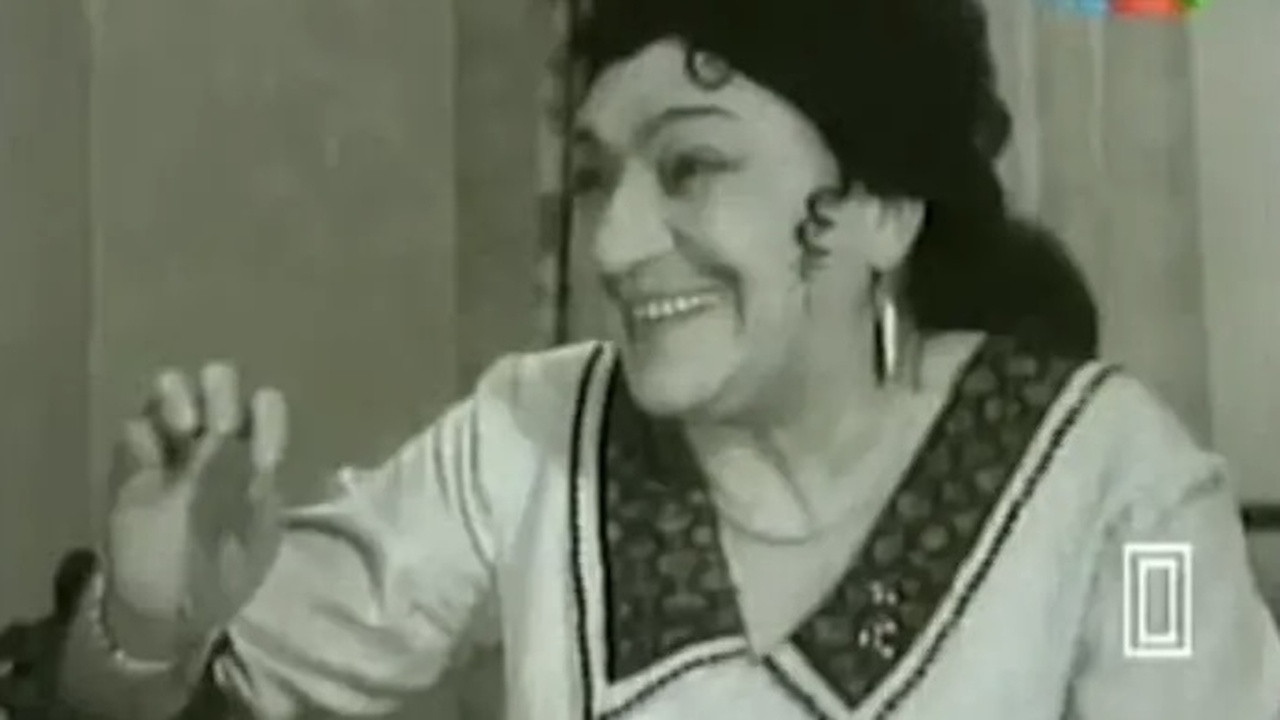 Aktrisanın təbəssümü backdrop