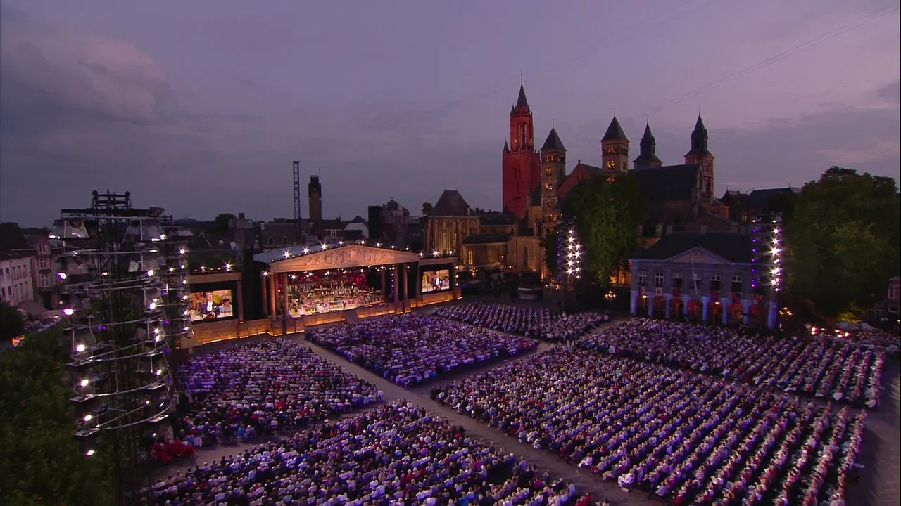 André Rieu - Under The Stars: Live In Maastricht V backdrop